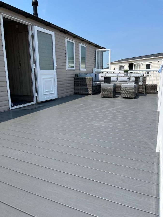 Beautiful Caravan In Trecco Bay! 74 Sycomore Bridgend  Exterior photo