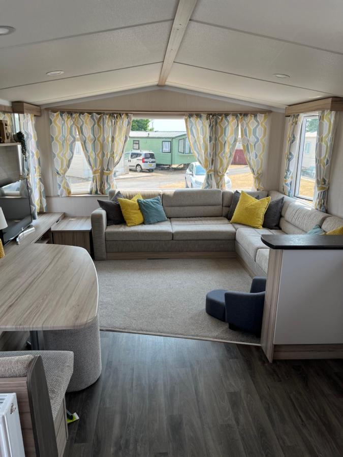 Beautiful Caravan In Trecco Bay! 74 Sycomore Bridgend  Exterior photo